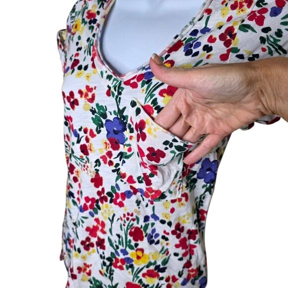 T LA Short Sleeve VNeck Fitted Floral Tshirt Womens Size XXS Multi - Picture 3 of 7
